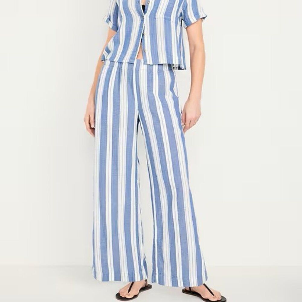 NWOT Old Navy High Waisted Crinkle Gauze Super Wide Leg Pants in Blue Stripe - M